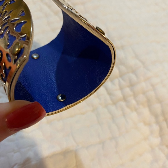 Cute gold and blue bracelet. Never worn! - Picture 3 of 3